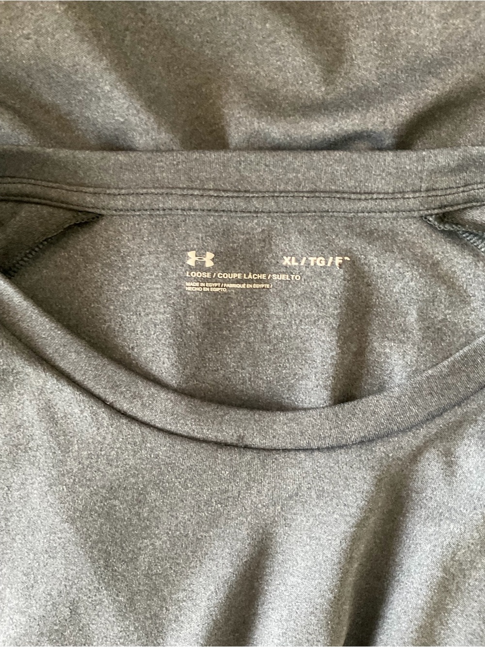 Men’s pre owned as Is grey HeatGear loose fit size XL under armour shirt - Picture 3 of 4